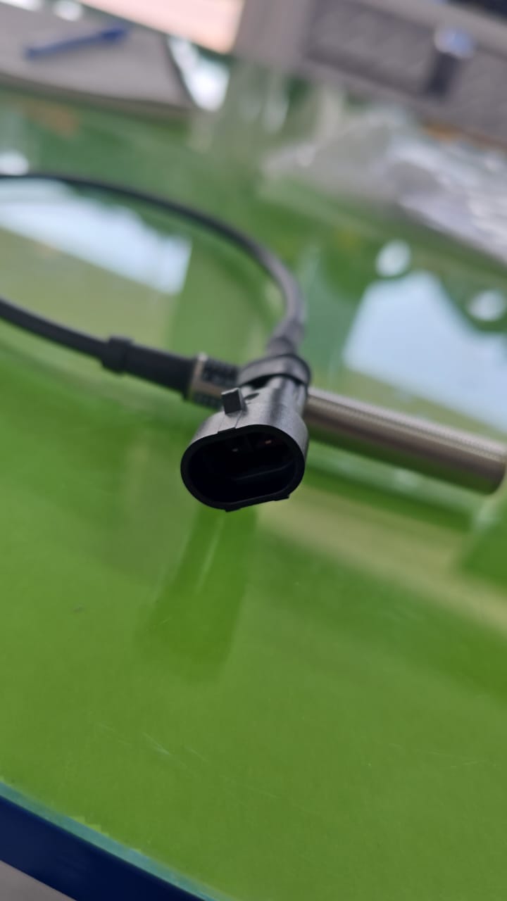 IF 6042 INDUCTIVE FULL METAL SENSOR -FRKG/V4A/0,3M/AMP